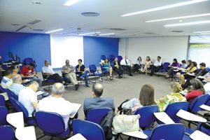 Encontro do forum regional para discutir melhores condições de trabalho na caixa economica federal 29_01_2015 foto_mauricio morais