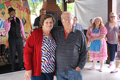 Casal celebra 60 anos de casamento em Suarão