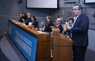 Parlamentares se organizam em defesa dos bancos públicos