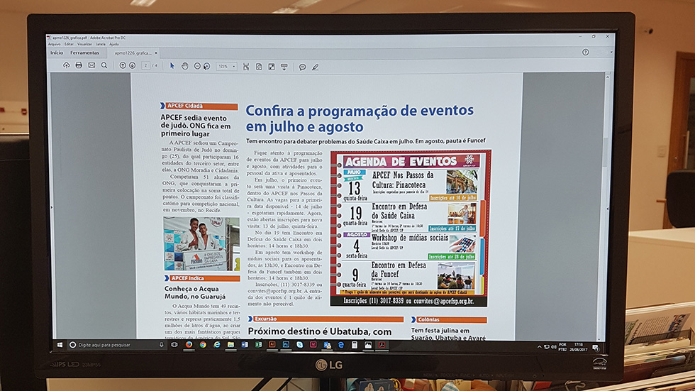 Aposentados recebem jornal APCEF em Movimento especial