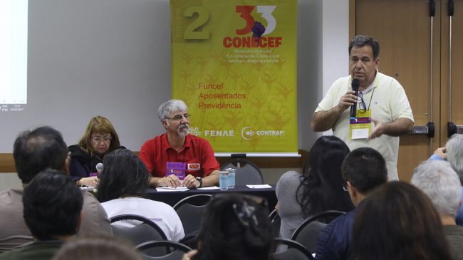 Grupos debatem temas importantes para os empregados