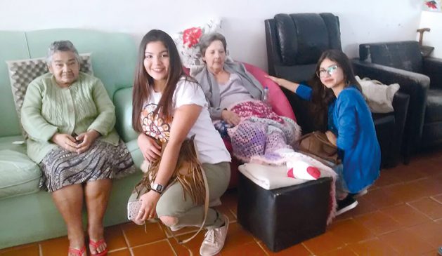 Alimentos arrecadados pela APCEF são entregues para idosos