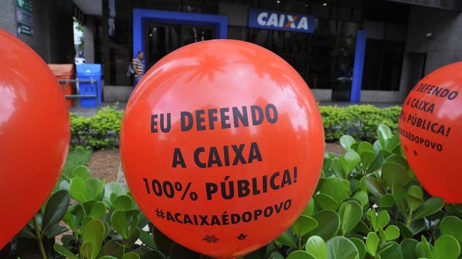 Caixa substitui concursados por bancários temporários