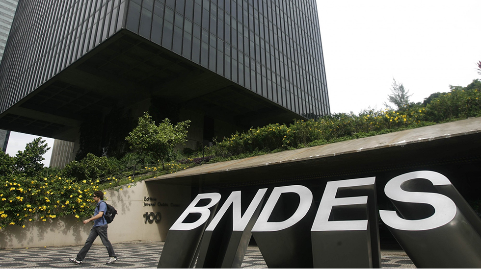 Governo Temer intensifica destruição do BNDES