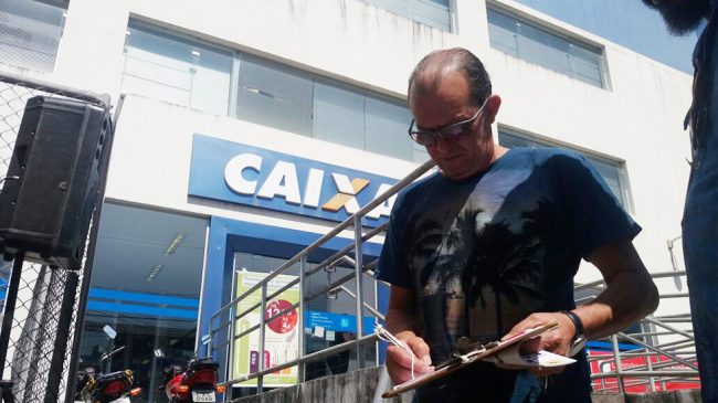 APCEF/SP participa de ato em Defesa da Caixa