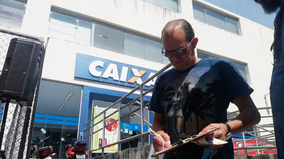 APCEF/SP participa de ato em Defesa da Caixa