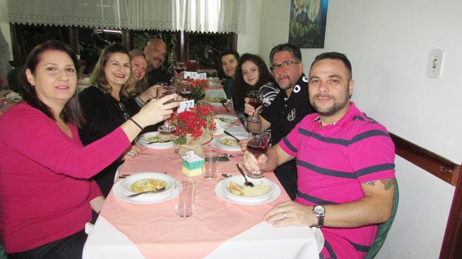 Associados recebem a estação mais florida em Campos do Jordão