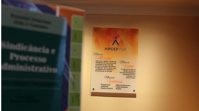 APCEF ingressa com ação coletiva para garantir direitos