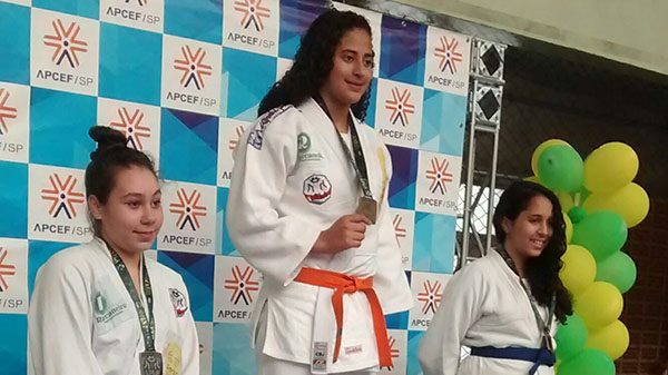 Crianças da ONG Moradia e Cidadania conquistam medalhas de judô