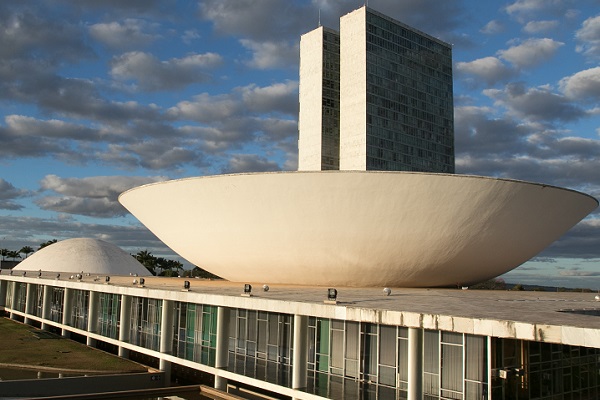 Hoje, 17, acontece manifestação em defesa da Caixa em Brasília