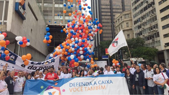 Campanha “Defenda a Caixa você também” é lançada durante ato