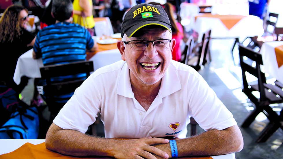 Ele percorreu mais de 350 km para os Jogos dos Aposentados