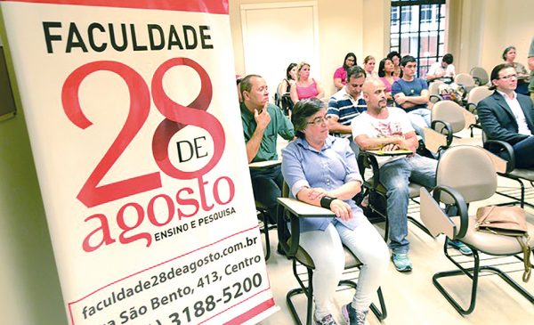 Vantagens para quem fizer curso na Faculdade Aberta à Maturidade