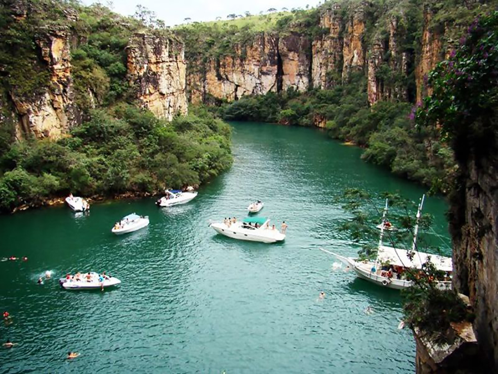 Excursão para Capitólio e Clube Escarpas do Lago, em Minas