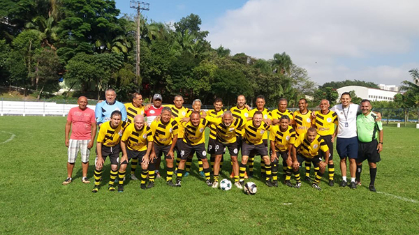 Amistosos de futebol de campo continuam a agitar o clube
