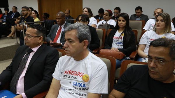 Novo pedido de vistas suspende julgamento da ACP contra falta de contratação na Caixa