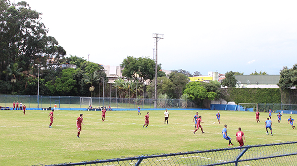 Nova iluminação do campo de futebol do clube será inaugurada quinta (28)