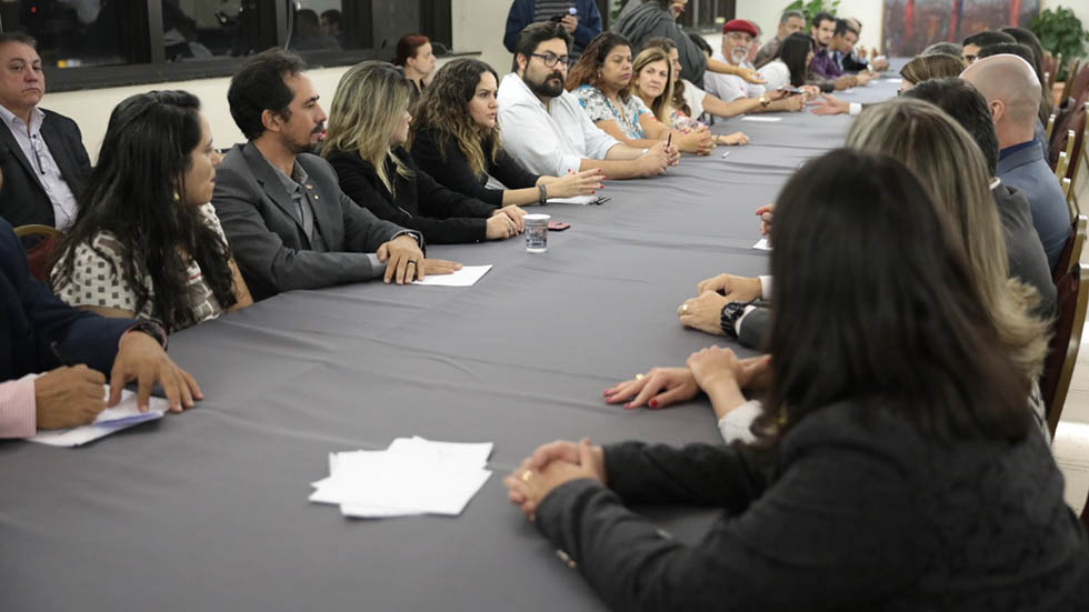 Acordos assinados, CCT e aumento real garantidos por dois anos para os bancários