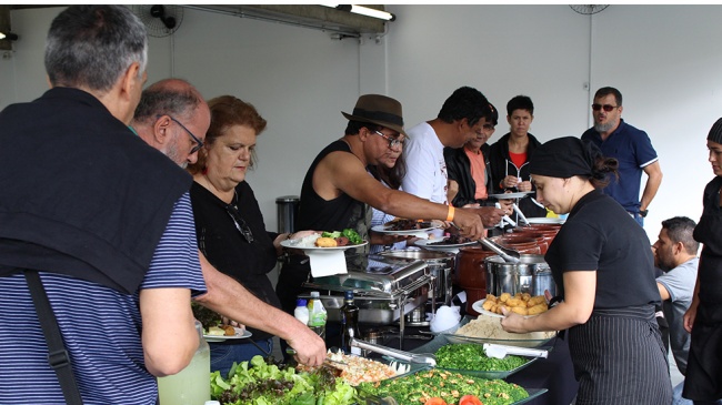 Feijuca mais samba ao vivo são atrações no clube da APCEF/SP