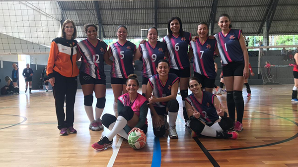Equipe de vôlei feminino da APCEF/SP conquista duas vitórias