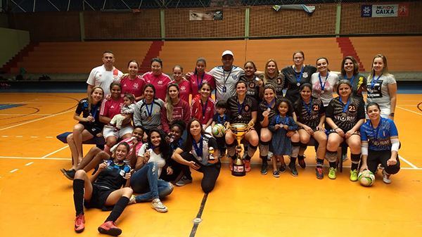 Quadrangular de Futsal Feminino continua agitando o clube