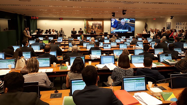 Substitutivo do PLP 268 é aprovado em comissão na Câmara