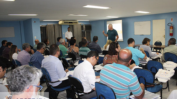 Associados às Apcefs São Paulo e Rio fazem curso presencial de CPA 20