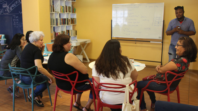 Dia 25 tem plantão de dúvidas sobre cursos de inglês na APCEF