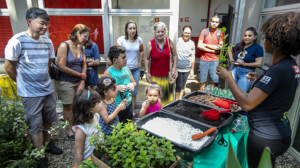 Associados divertem-se no APCEF em Movimento na Baixada