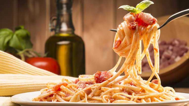 Dia 24 de maio tem Noite Italiana, no clube. Garanta seu convite!