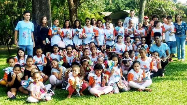 Doações alegram a Páscoa das crianças participantes da ONG