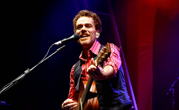 Nando Reis será atração da final do Talentos Fenae