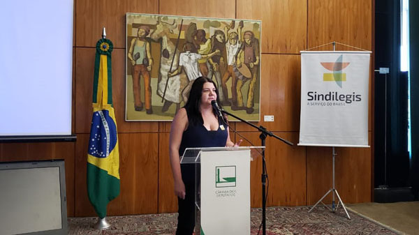 Ato em defesa do serviço público é realizado na Câmara dos Deputados