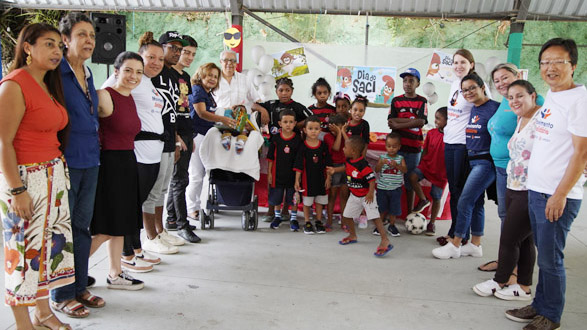 Empregados doam R$ 15 mil para o Lar das Crianças