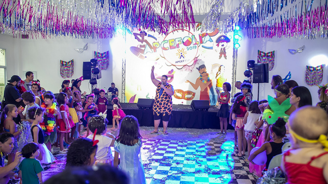 APCEFolia: o carnaval dos associados em São Paulo e Bauru