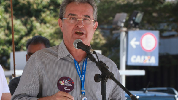 Presidente da Fenae fala sobre a privatização da Caixa em entrevista