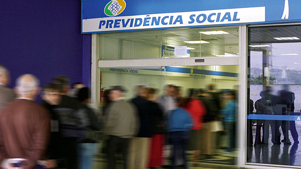 Bancários da Caixa passam a ter de agendar perícia direto no INSS