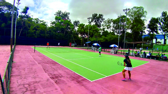 APCEF/SP faz reformas em duas quadras de tênis no clube