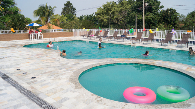 Clube Bauru: piscinas, churrasqueiras e APCEFolia 2020