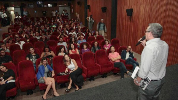 Solidariedade, resistência e luta por uma Caixa pública e social