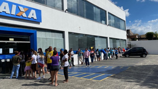 Caixa precisa encontrar formas de atender à população sem colocar saúde em risco