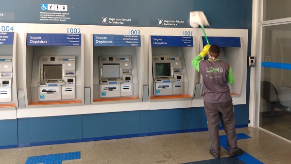 Empregados cobram da direção da Caixa reforço na limpeza