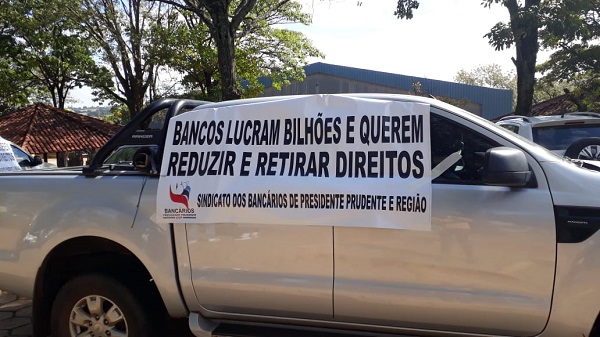 Bancários saem em carreatas por todo o país