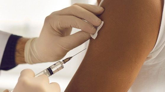 Fenae aguarda resposta do Ministério da Saúde sobre imunização dos empregados Caixa