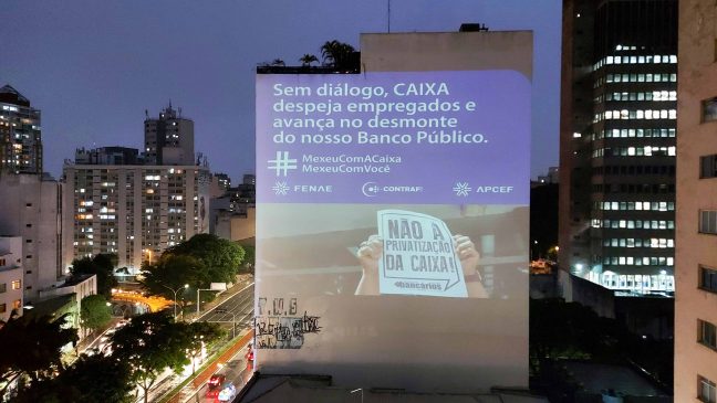 Em meio à esvaziamento da TI, cobrança indevida de tarifa atribuída a falha tecnológica causa reclamações dos clientes e problemas aos empregados