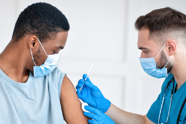 Caixa divulga vacinação contra a gripe por reembolso, excluindo aposentados