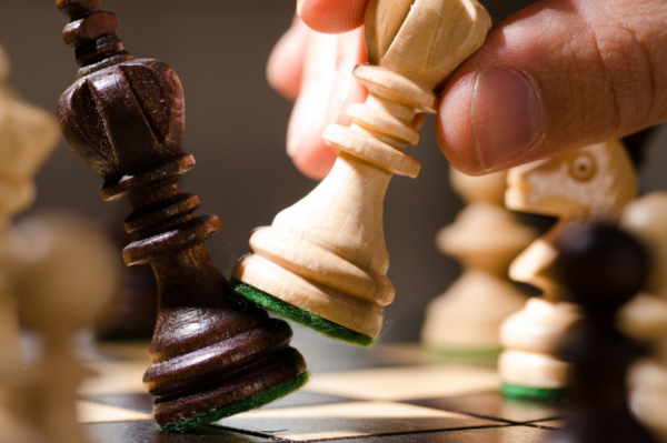 Consulta on-line sobre aulas de xadrez para mulheres recebe 53 formulários