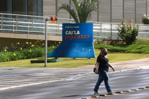 Conselheira fala sobre privatização da Caixa Seguridade: “Vendendo o almoço para pagar a janta”