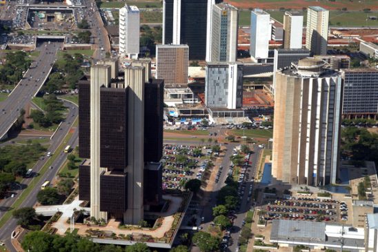 Autorização da Caixa DTVM acende alerta sobre futuro do banco público