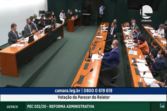 PEC 32 é aprovada em Comissão Especial. Luta contra a proposta será no plenário da Câmara